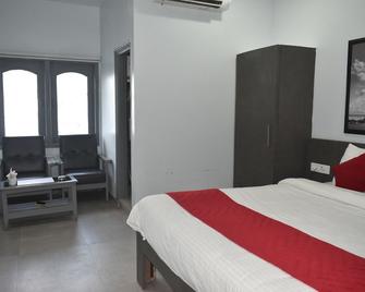 Hotel Anand - Seoni - Bedroom