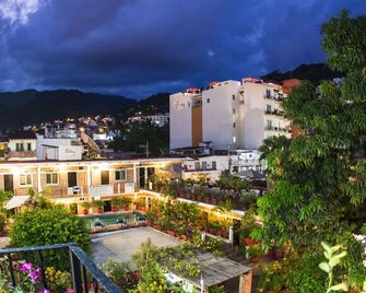 Hotel Posada De Roger - Near Los Muertos Beach - Pto Vallarta