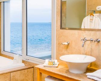 Hotel Península Valdés - Puerto Madryn - Bathroom