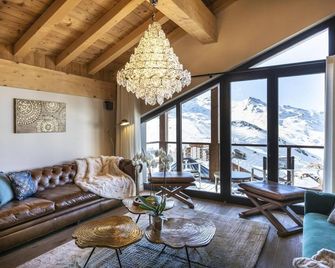 Chalet, wifi, 50m from ski slopes, sauna, terrace, balcony, fireplace or stove, tv, ski locker - Val Thorens - Salon