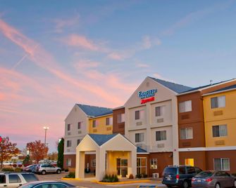 Fairfield Inn & Suites by Marriott Champaign - Champaign - Building