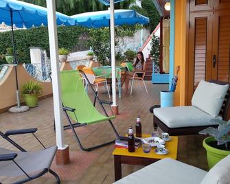 Light Vacation Apartment In Forio (Isola D 'ischia - Na) - Casamicciola Terme - Patio