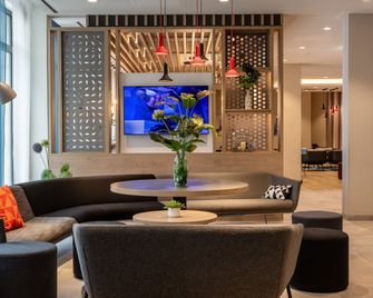 Holiday Inn Express Munich North By IHG - Muy-ních - Lounge