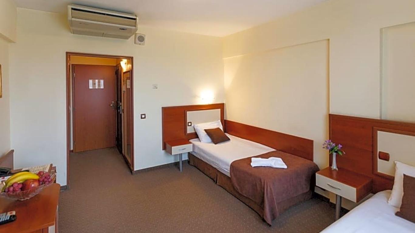 Nadejda Hotel
