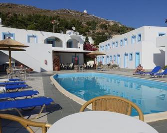 Nikis Studios - Agia Marina
