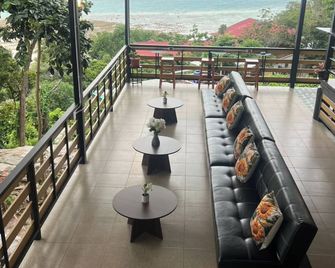 The view Hostel - Phi Phi -saaret - Parveke