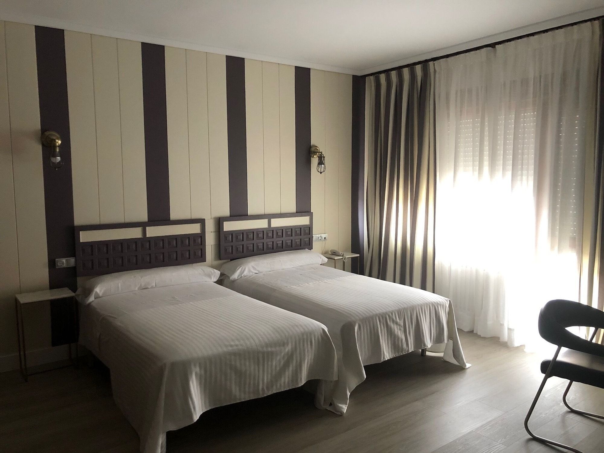 Marques de Santillana - Torrelavega - Спальня
