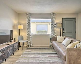 Walk to Old Town Scottsdale: Apartment w/ Patio! - Scottsdale - Salon