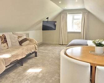 Apple Tree Place B&B - Tadley