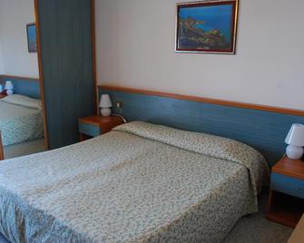 Hotel Stella Maris - Capoliveri - Спальня