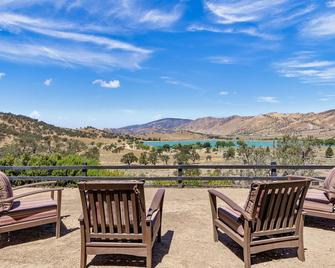 Hilltop 4br Home In Tehachapi, Brite Lak - Tehachapi - Balkón
