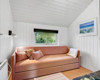 Amazing home in Herning with kitchen - Herning - Stue