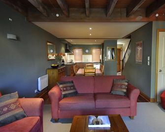 Lansdown Apartments - Wanaka - Huiskamer