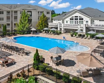 Landing Apartments - University City North - Charlotte - Pool