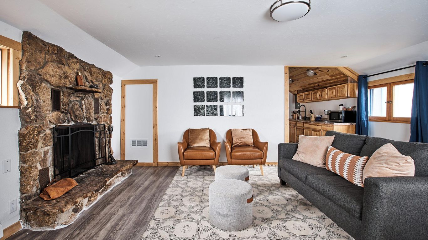 Misty Mountain Lodge