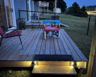 East Royalty Modern lower level apartment. - Charlottetown - Patio