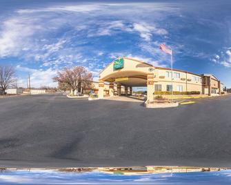 Quality Inn Ozona I-10 - Ozona - Gebouw