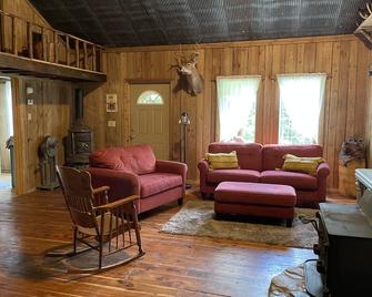 John's cabin - French Lick - Living room
