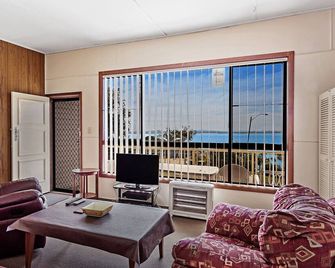Ronem Cottage 5 Gloucester Street - Nelson Bay - Huiskamer