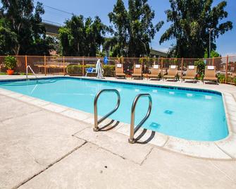 Heritage Inn La Mesa - La Mesa - Piscina