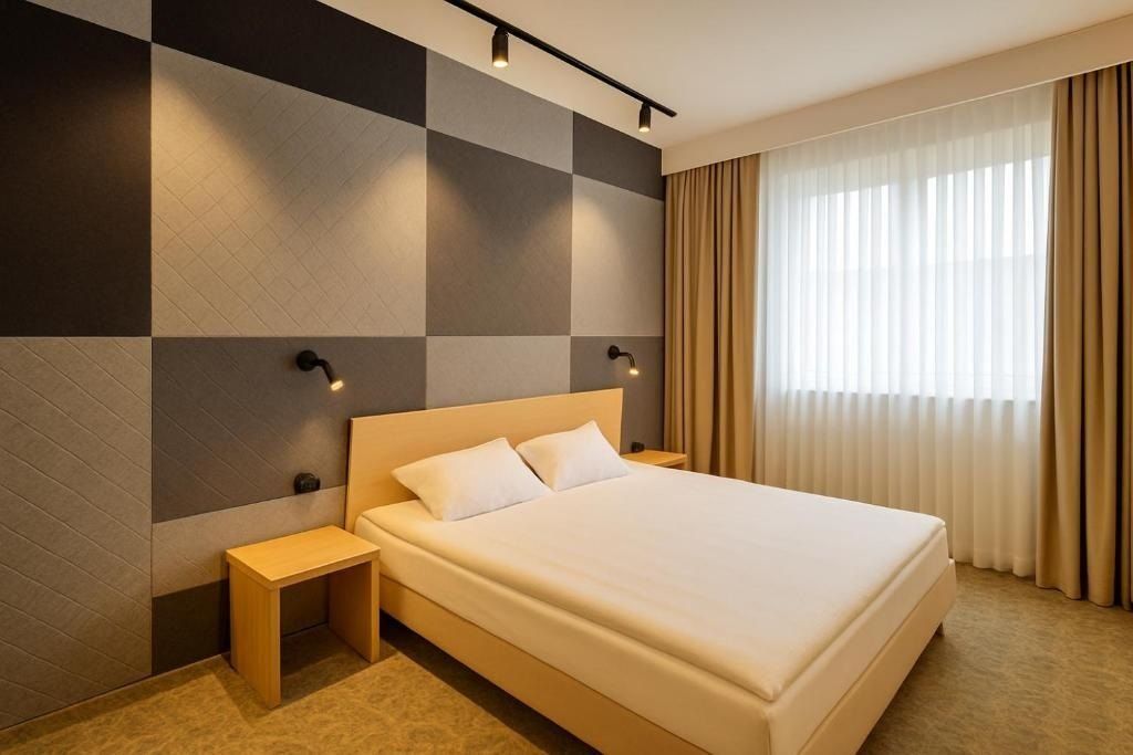 Grape Town Hotel - Zielona Góra - Schlafzimmer