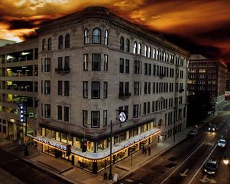 Voco Hotel Napoleon Memphis By IHG - Memphis - Building