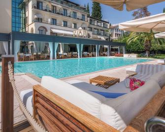 Villa Capri - Gardone Riviera - Pool