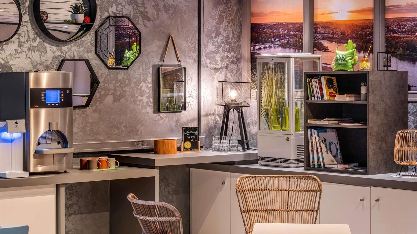 إيبيس ستايلز بلويس سنتر كير