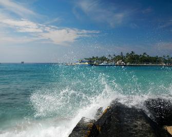 Holiday Inn Express & Suites Kailua-Kona - Hōlualoa - Piscina