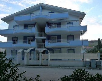 Appartamenti Al Mare - Silvi Marina - Будівля