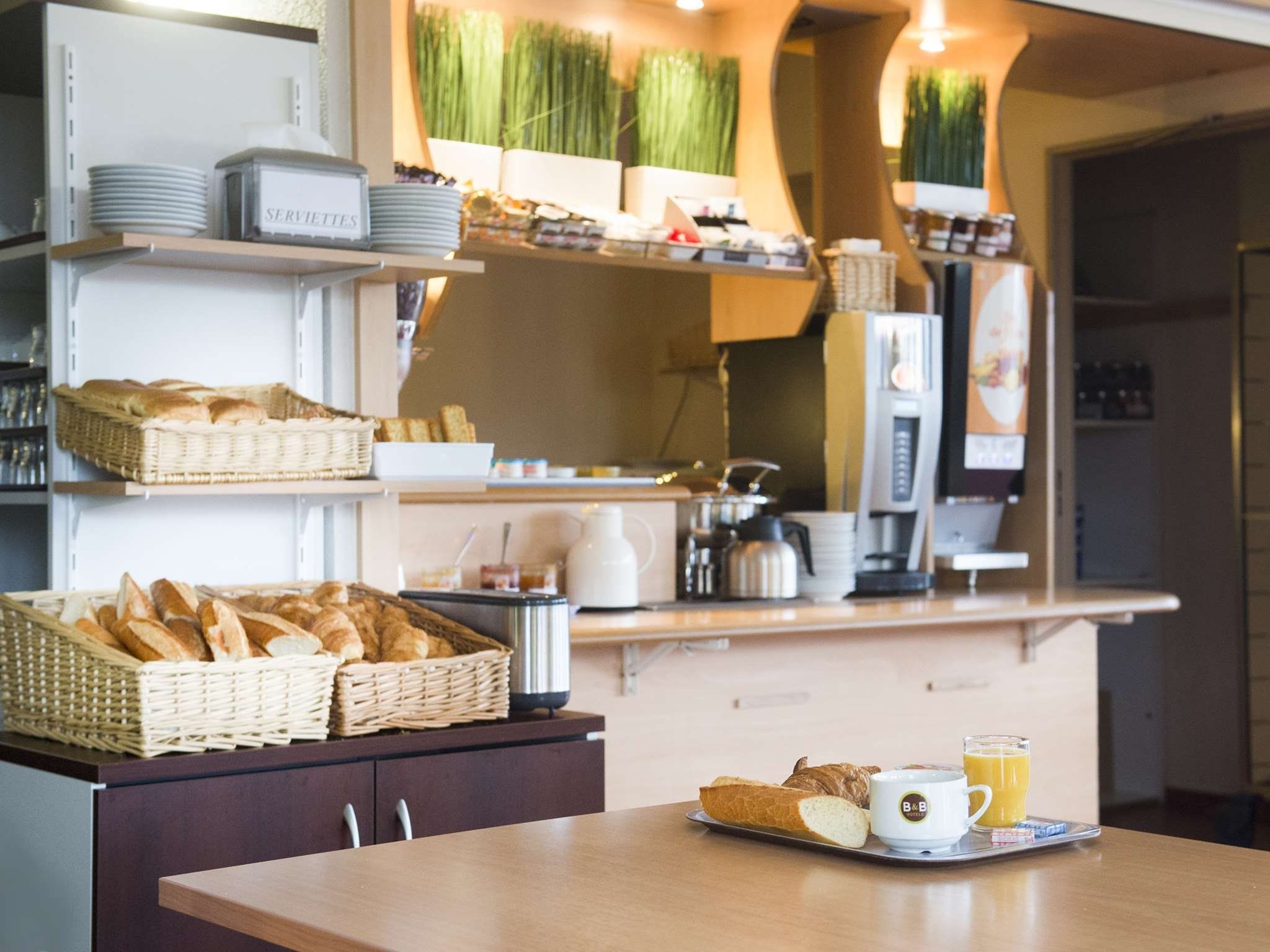 B&B HOTEL Clermont-Ferrand Gerzat - Жерза - Buffet