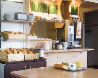 B&B HOTEL Clermont-Ferrand Gerzat - Gerzat - Buffet