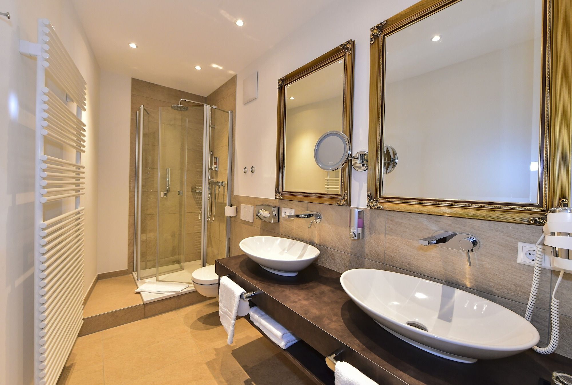 Schloss Hotel Wasserburg - Wasserburg am Bodensee - Bathroom
