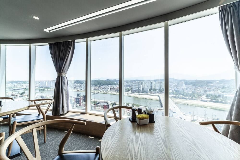 Gangneung Tourist Hotel