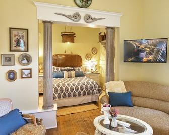 DeSolina Cottage in the middle of Edna Valley Wine Country. - San Luis Obispo - Sala de estar