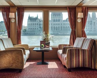Select Ms Serenity - Neuss - Neuss - Sala de estar