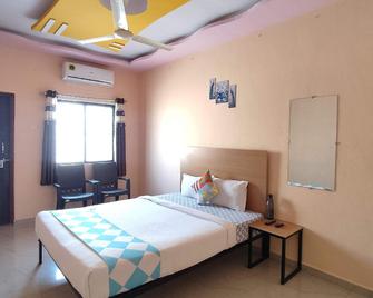 Ambience Homestay - Nashik - Bedroom