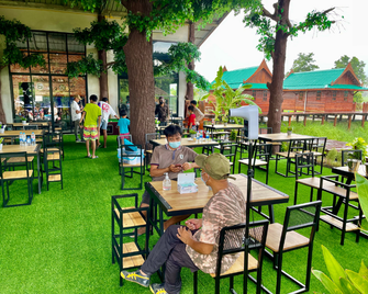 Ruenrommai - Kalasin - Restaurant