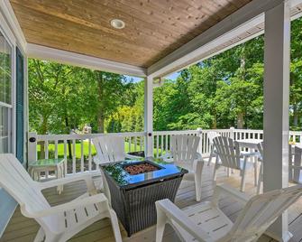 Lake Norman Retreat with Dock about 1 Mi to Marina! - Mooresville - Balcony
