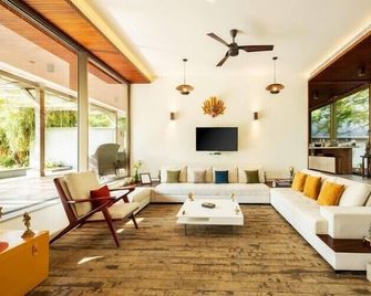 ama Stays & Trails Sherlys Ente Kumbalanghi, Kochi - Chellanam - Lounge