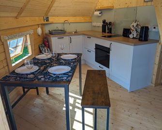 Woods Meadow Glamping - West Malling - Keittiö