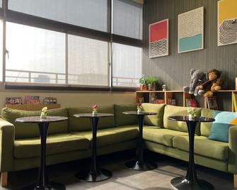 Easymind Guesthouse, Hostel in Taipei Main Station - Ταϊπέι - Σαλόνι