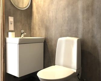 Semester i Underbara Grebbestad - Grebbestad - Bathroom