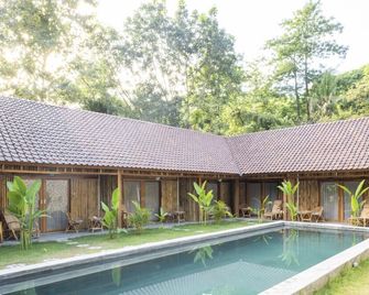 Lombok Pool House - Kuta Lombok - Kolam