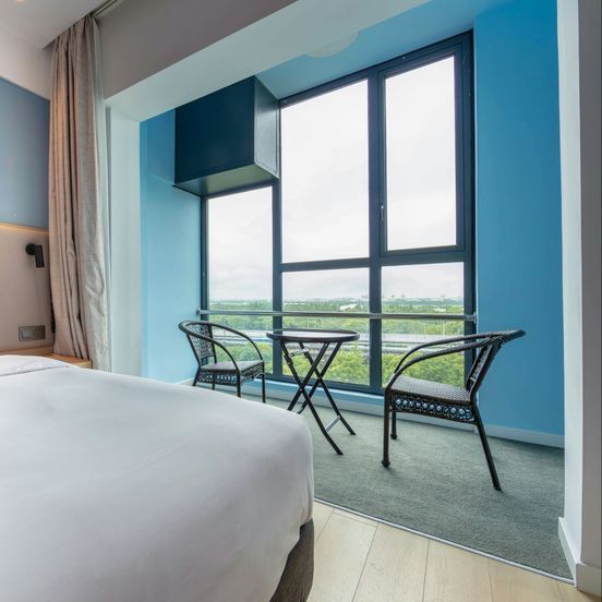 Holiday Inn Express Shanghai Pudong Airport By IHG image 1