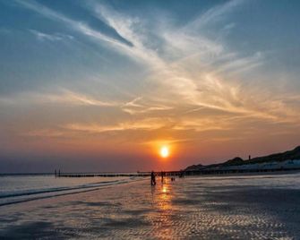 Romantic stay near Zoutelande - Zoutelande - Beach