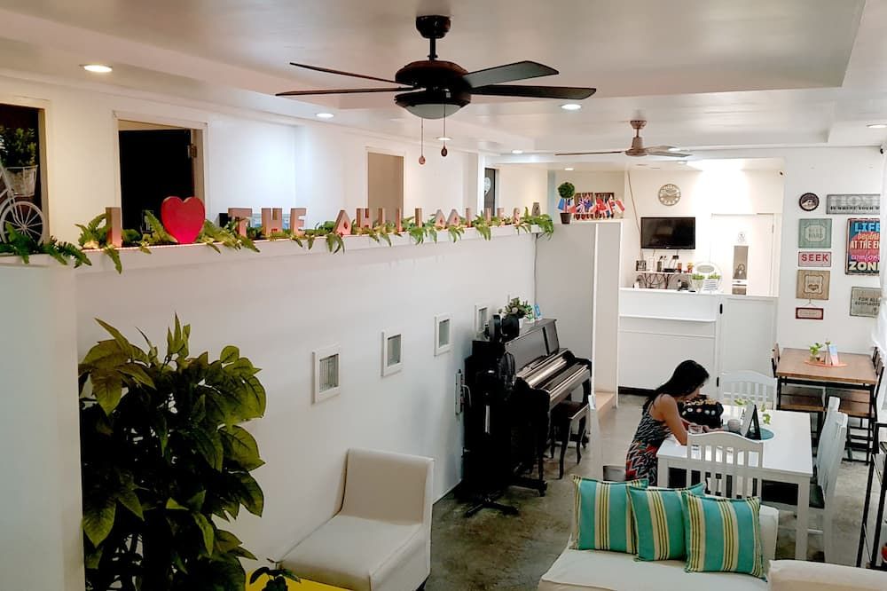 Crossroads Hostel Manila - מנילה