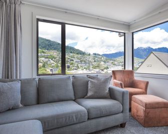 Lomond Lodge Motel & Apartments - Queenstown - Olohuone