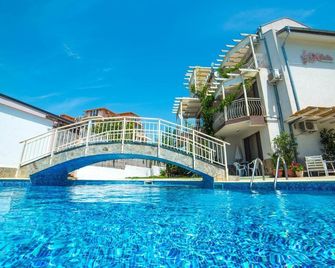The Poolhouse - Sunny Beach - Pool
