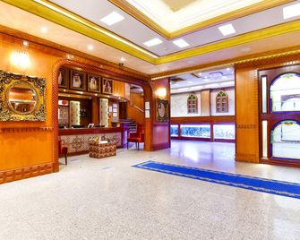 Capital O 125 Moon Plaza Hotel - מאנאמה - לובי